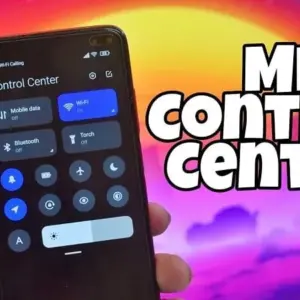 Mô tả ảnh: Giao diện chính của ứng dụng Mi Control Center với thanh thông báo được tùy chỉnh